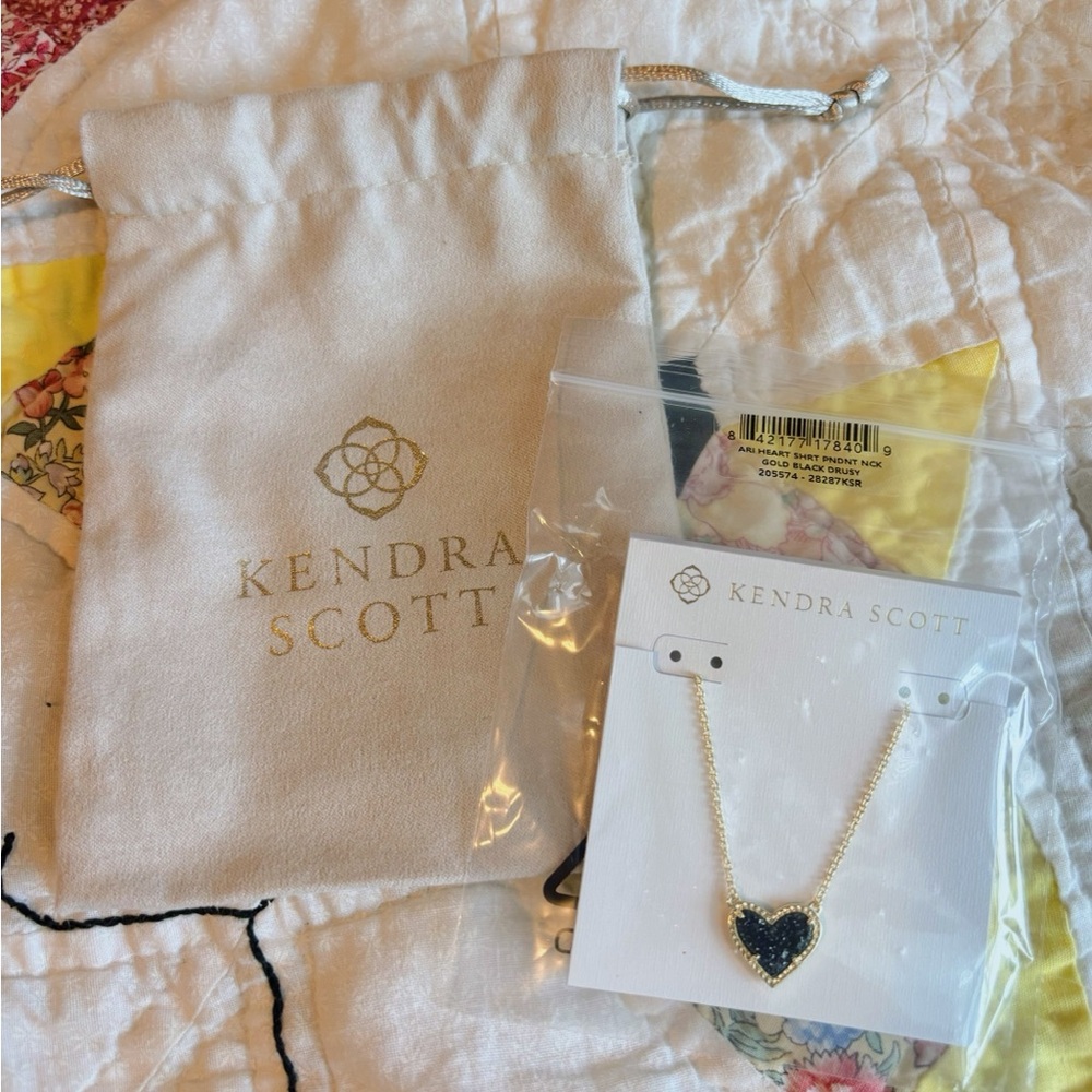 NWT Kendra Scott Ari Heart Gold Pendant Necklace in Black Drusy